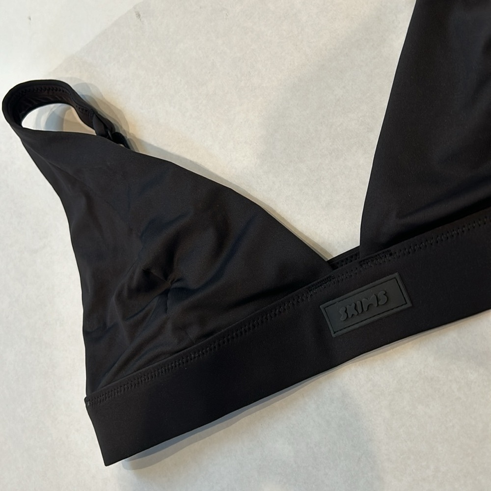 Skims recycled swim plunge bikini top Onyx black women’s size large new w tags